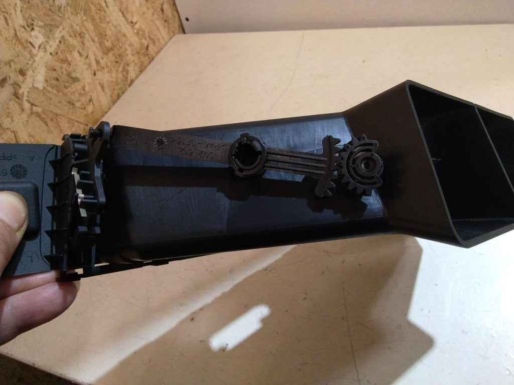 BMW E90 3 SERIES CENTRE DASHBOARD AIR VENTS #7144253
