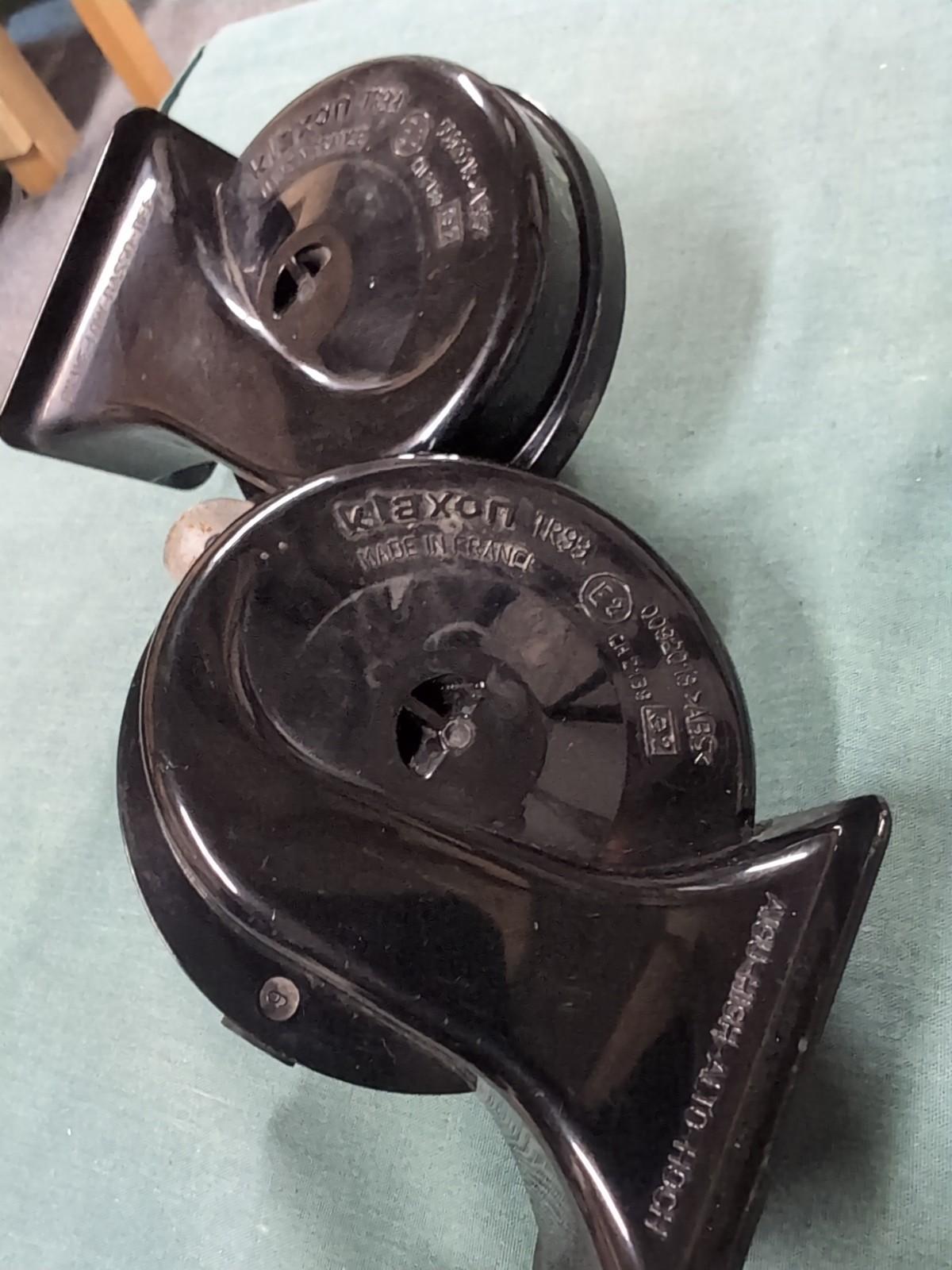 BMW E60/E61 5 Series Pair Of High & Low Tone Horns Klaxon #6935988/6935987