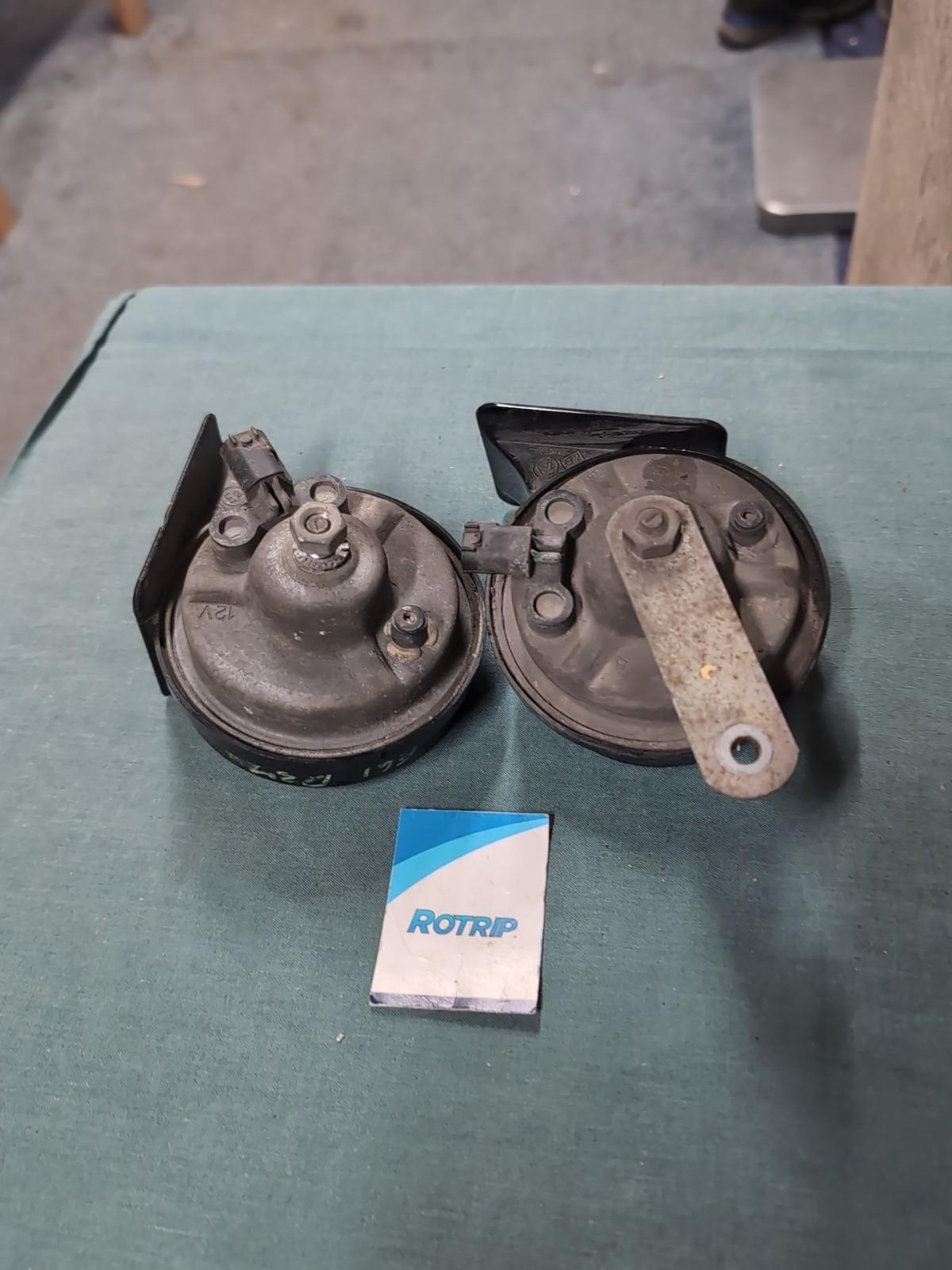 BMW E60/E61 5 Series Pair Of High & Low Tone Horns Klaxon #6935988/6935987