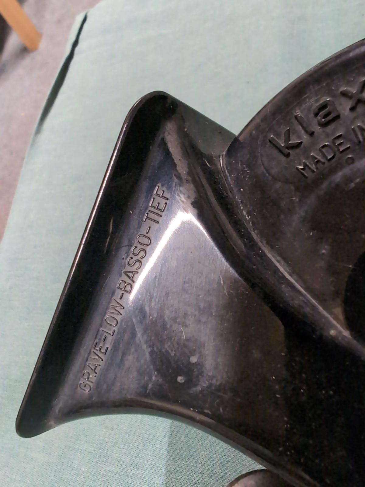 BMW E60/E61 5 Series Pair Of High & Low Tone Horns Klaxon #6935988/6935987