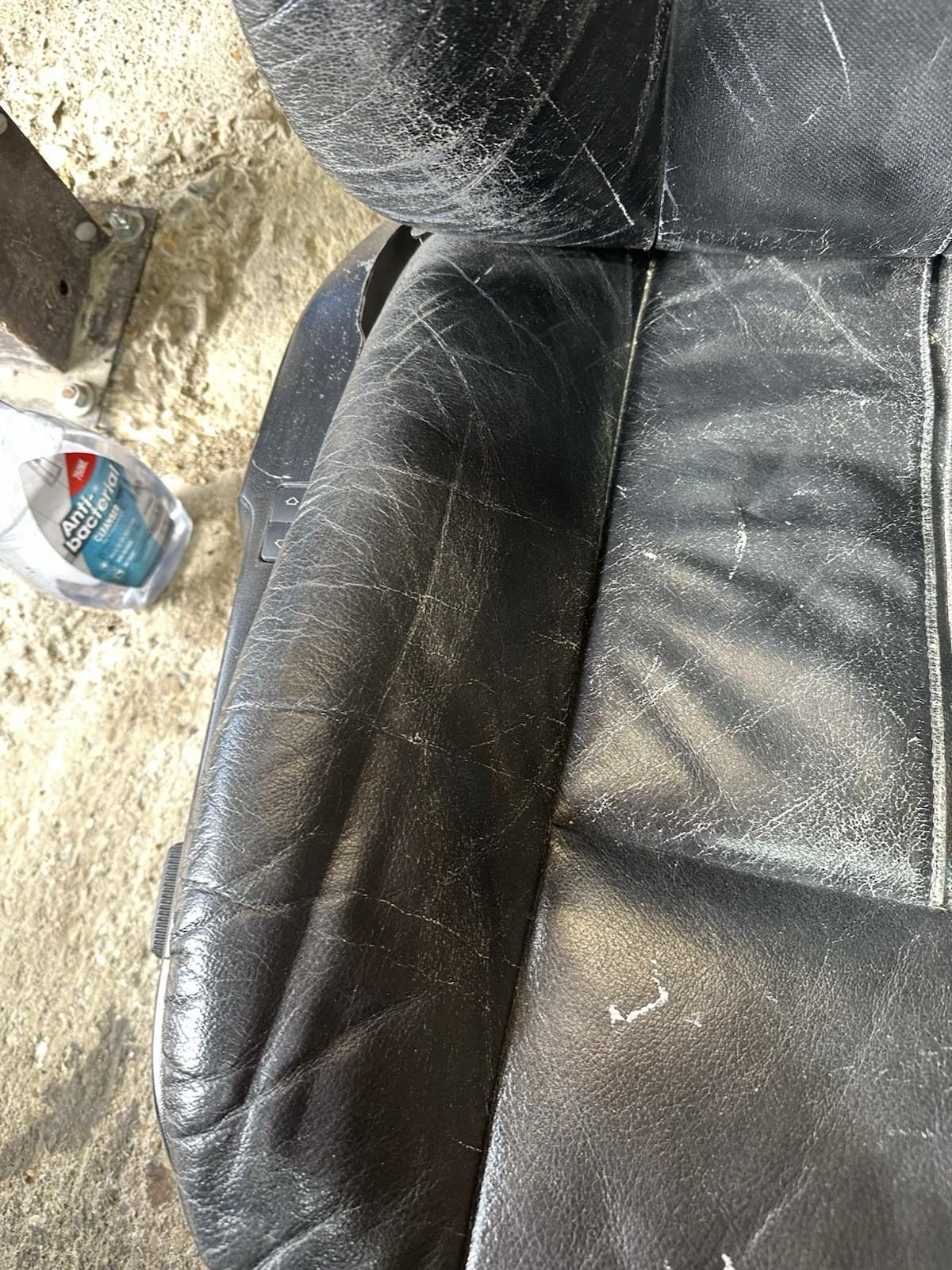 BMW E39 5 Series (Dyed) Black Comfort Seats (Pair) - Rd Desc