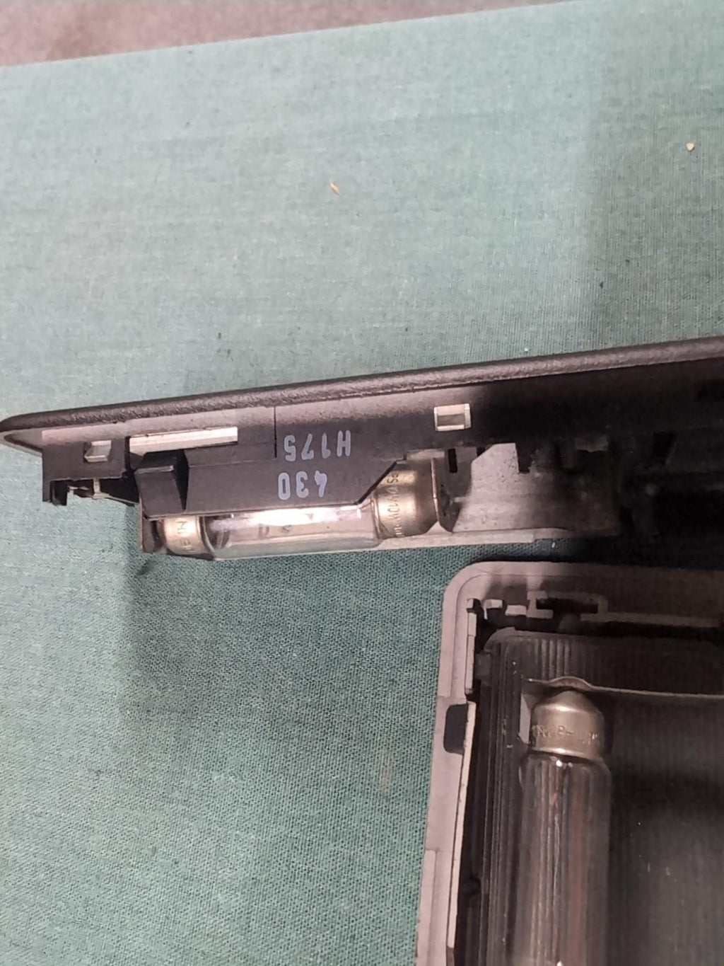 BMW E39 5 Series Front Interior Sun Visor Vanity Mirror Lights Black (P375)