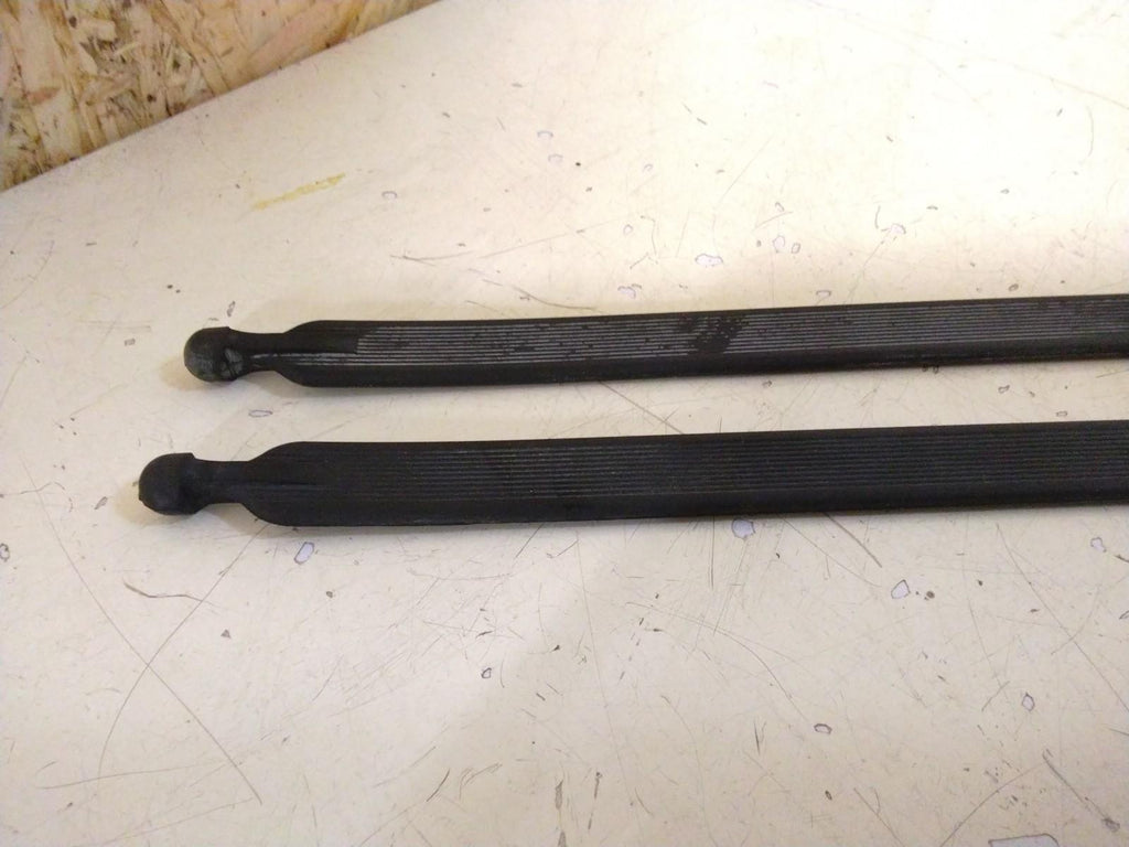 BMW E39 5 SERIES BOOT LUGGAGE TIE DOWN STRAPS (x2) 8136450