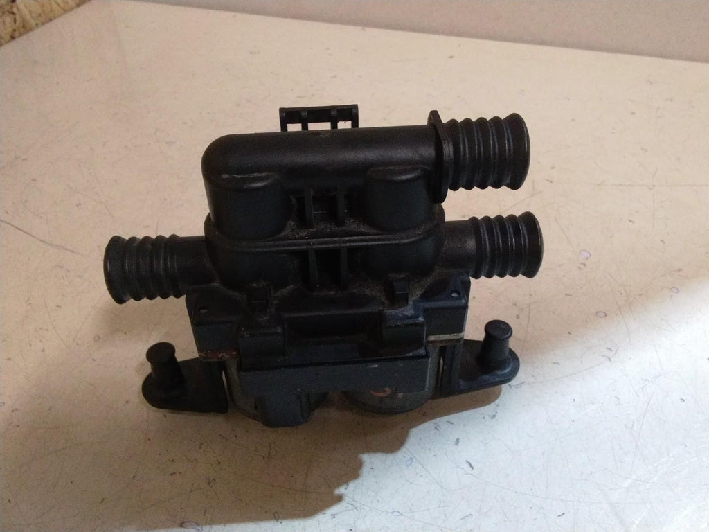 BMW E39 5 SERIES HEATER CONTROL WATER VALVE 8374995