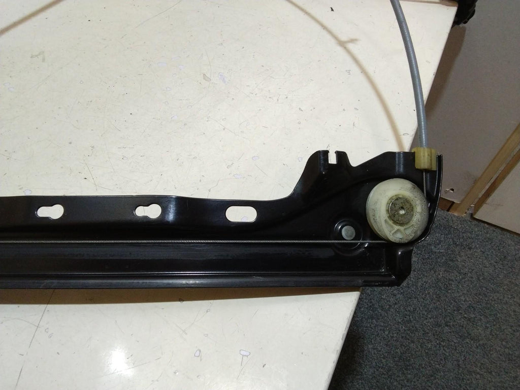 BMW E93 3 SERIES DRIVERS (O/S) FRONT WINDOW REGULATOR AND MOTOR #7193456