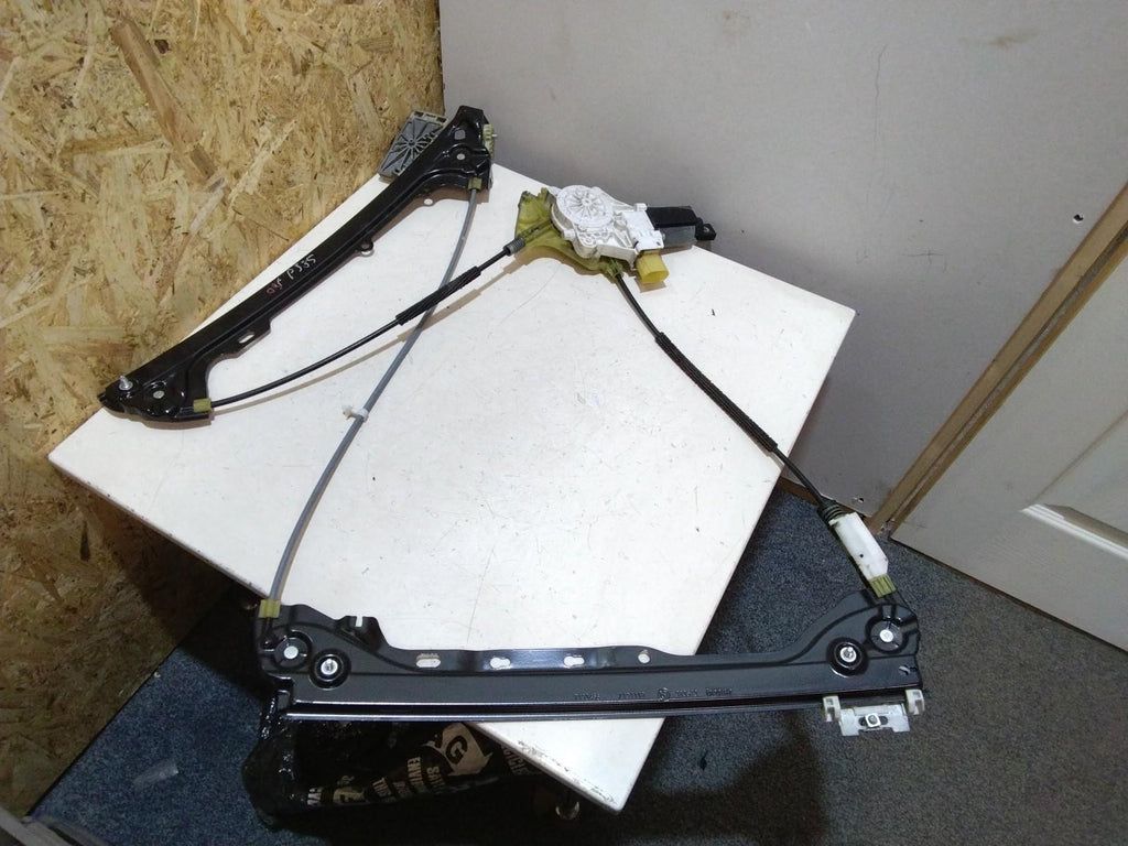 BMW E93 3 SERIES DRIVERS (O/S) FRONT WINDOW REGULATOR AND MOTOR #7193456