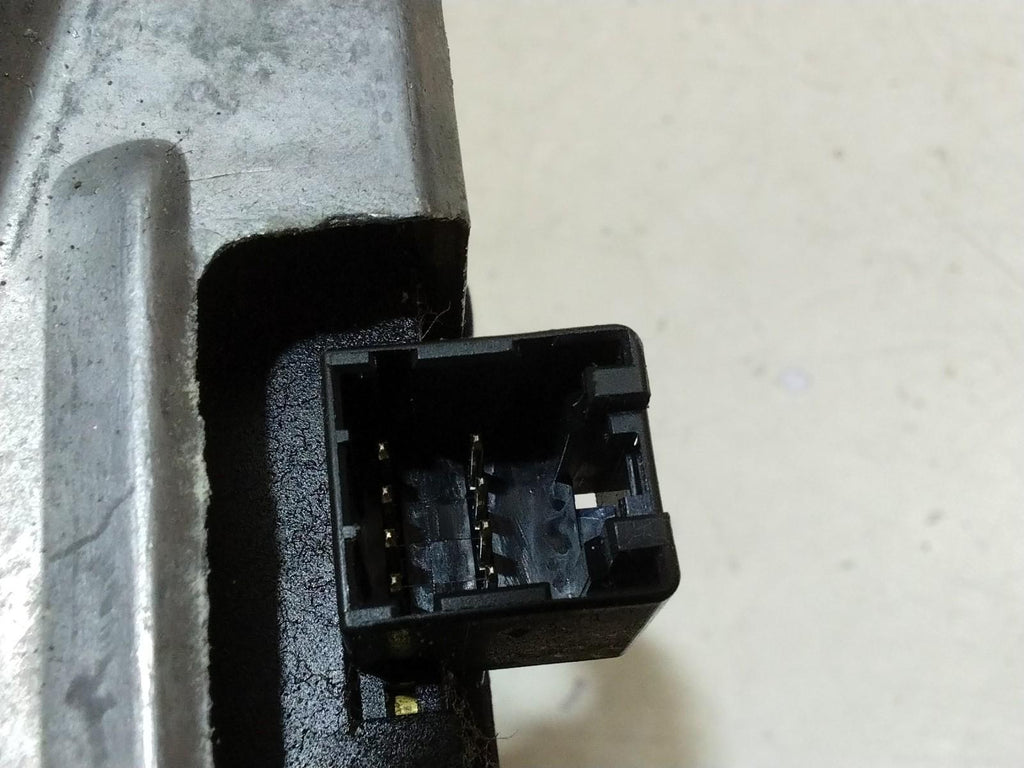 RANGE ROVER P38 STEERING COLUMN COLLAR WITH STALKS AMR4940