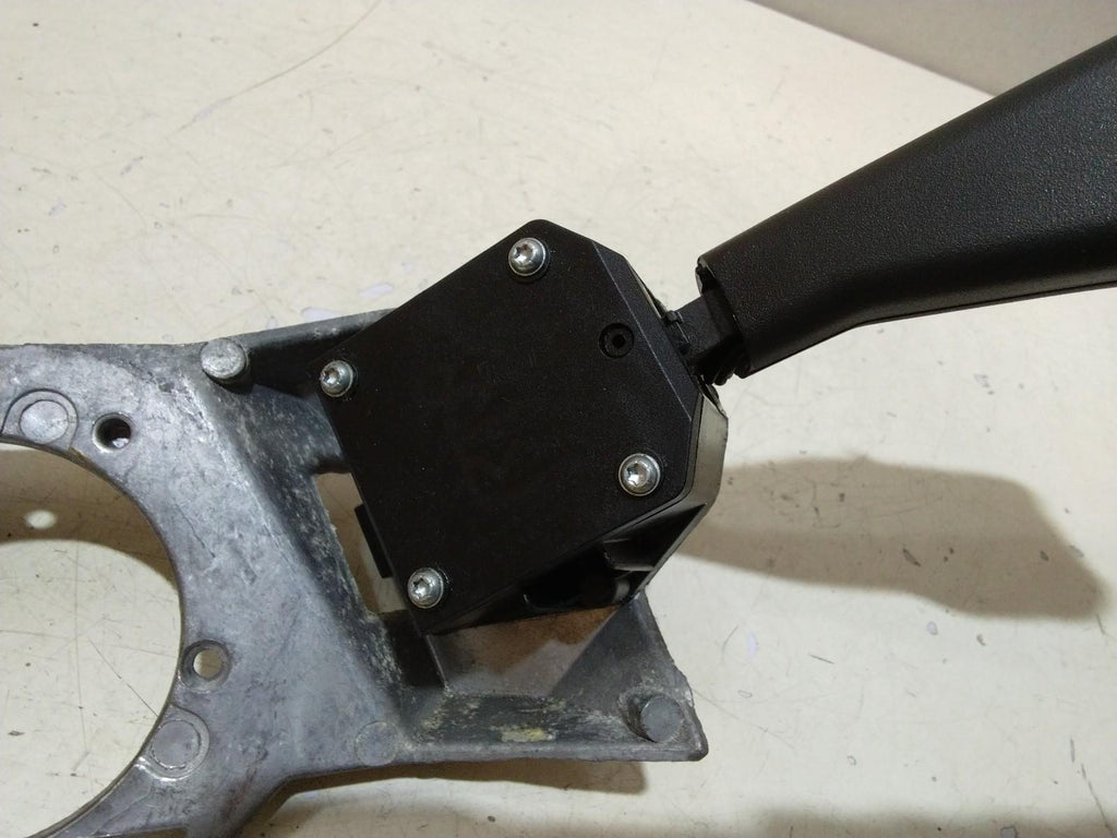 RANGE ROVER P38 STEERING COLUMN COLLAR WITH STALKS AMR4940