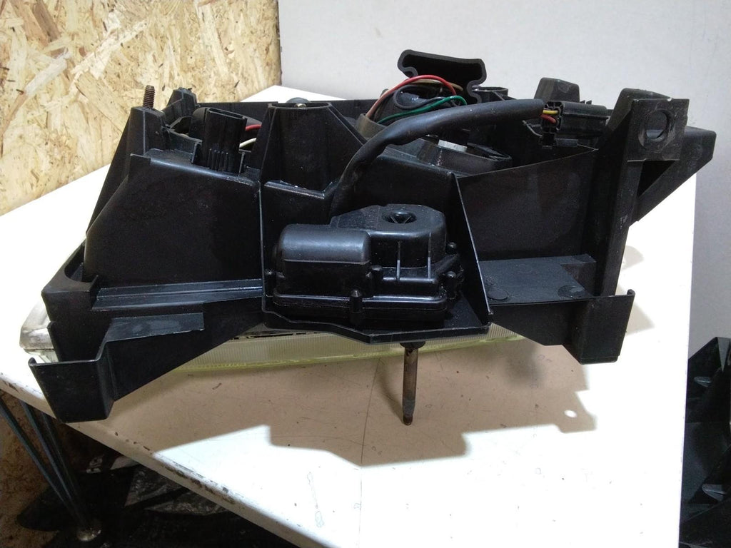 RANGE ROVER P38 DRIVERS (O/S) HEADLIGHT ASSEMBLY