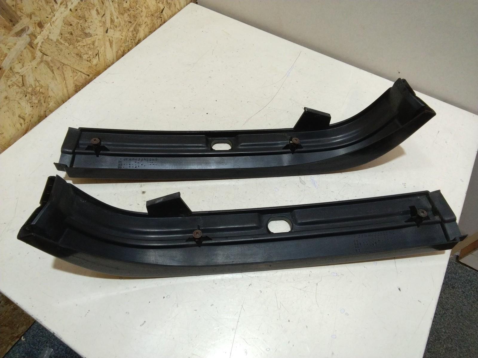 RANGE ROVER P38 PAIR (L/R) UNDER HEADLIGHT TRIMS - BLUE AWR2010/11