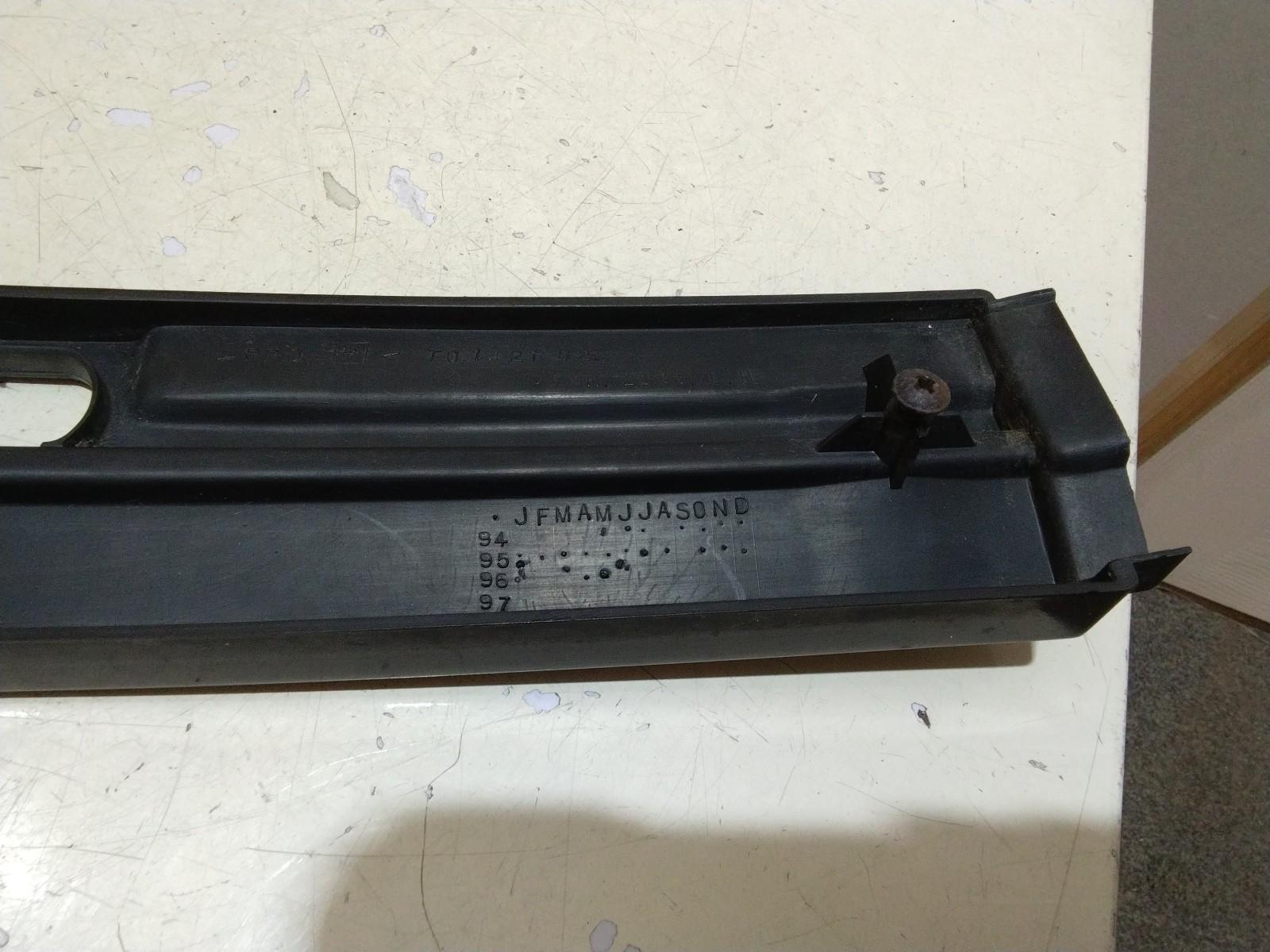 RANGE ROVER P38 PAIR (L/R) UNDER HEADLIGHT TRIMS - BLUE AWR2010/11