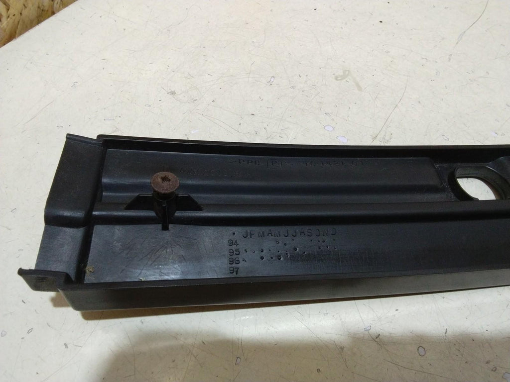 RANGE ROVER P38 PAIR (L/R) UNDER HEADLIGHT TRIMS - BLUE AWR2010/11