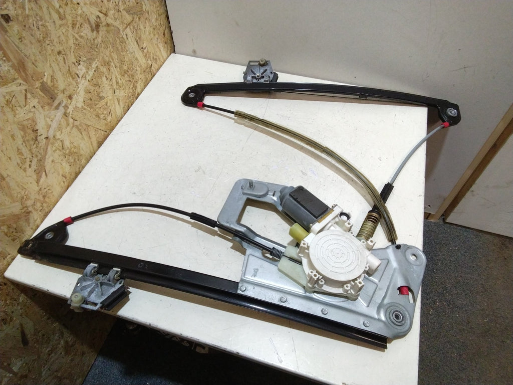 BMW E39 5 SERIES DRIVERS (O/S) FRONT WINDOW REGULATOR AND MOTOR 8252392.