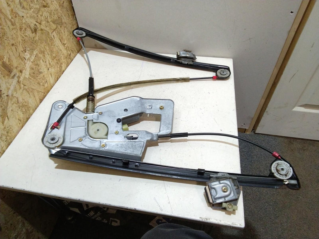 BMW E39 5 SERIES DRIVERS (O/S) FRONT WINDOW REGULATOR AND MOTOR 8252392.
