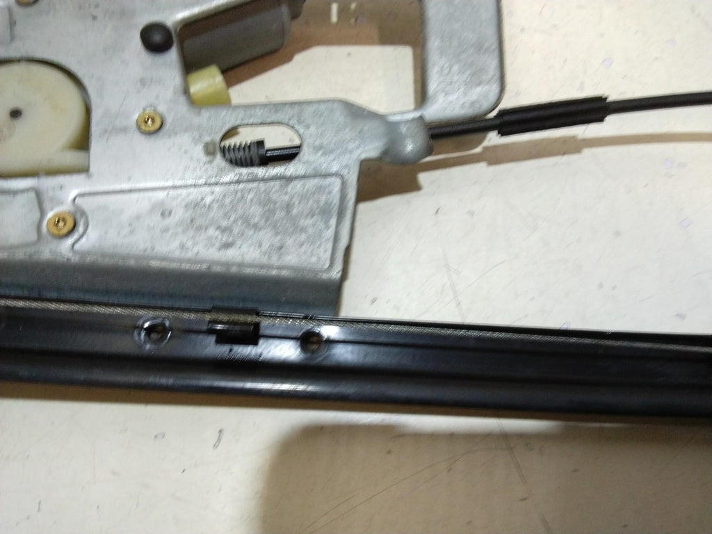 BMW E39 5 SERIES DRIVERS (O/S) FRONT WINDOW REGULATOR AND MOTOR 8252392.