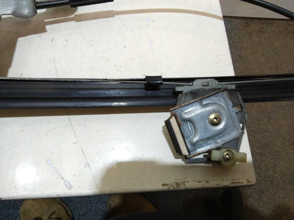 BMW E39 5 SERIES DRIVERS (O/S) FRONT WINDOW REGULATOR AND MOTOR 8252392.