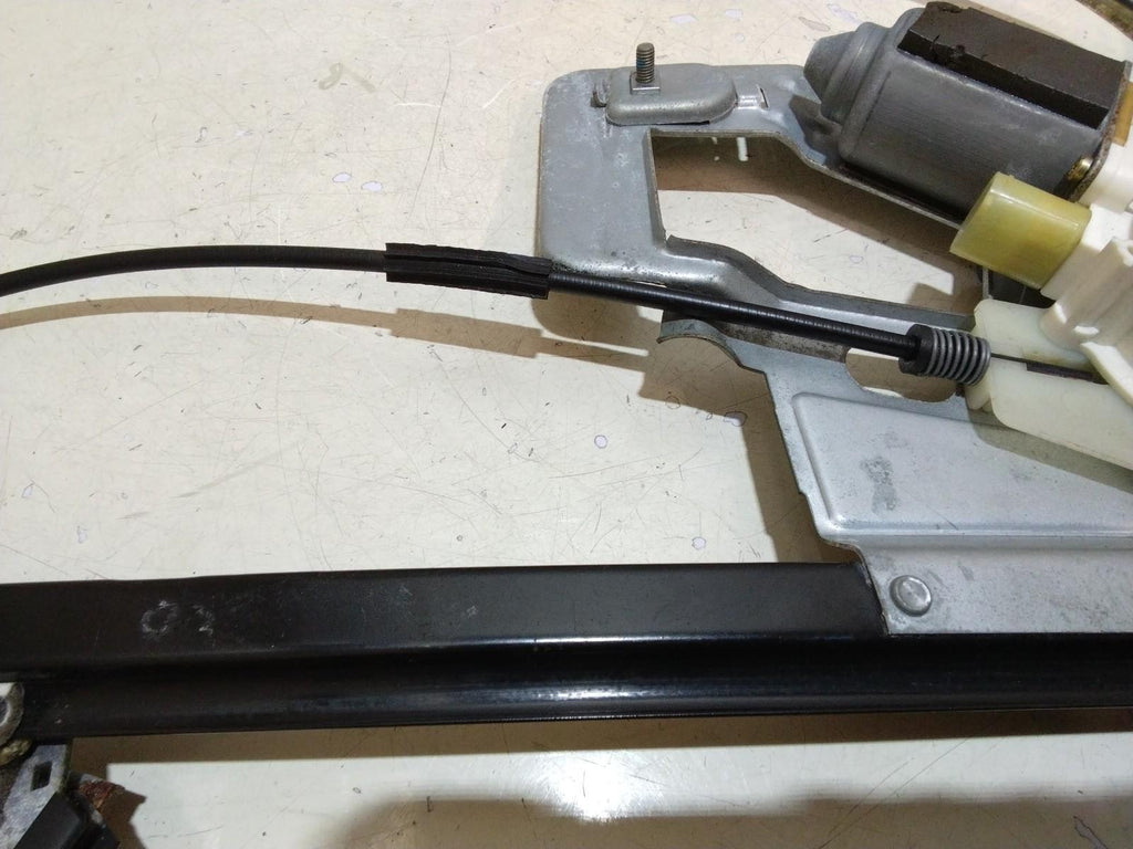 BMW E39 5 SERIES DRIVERS (O/S) FRONT WINDOW REGULATOR AND MOTOR 8252392.