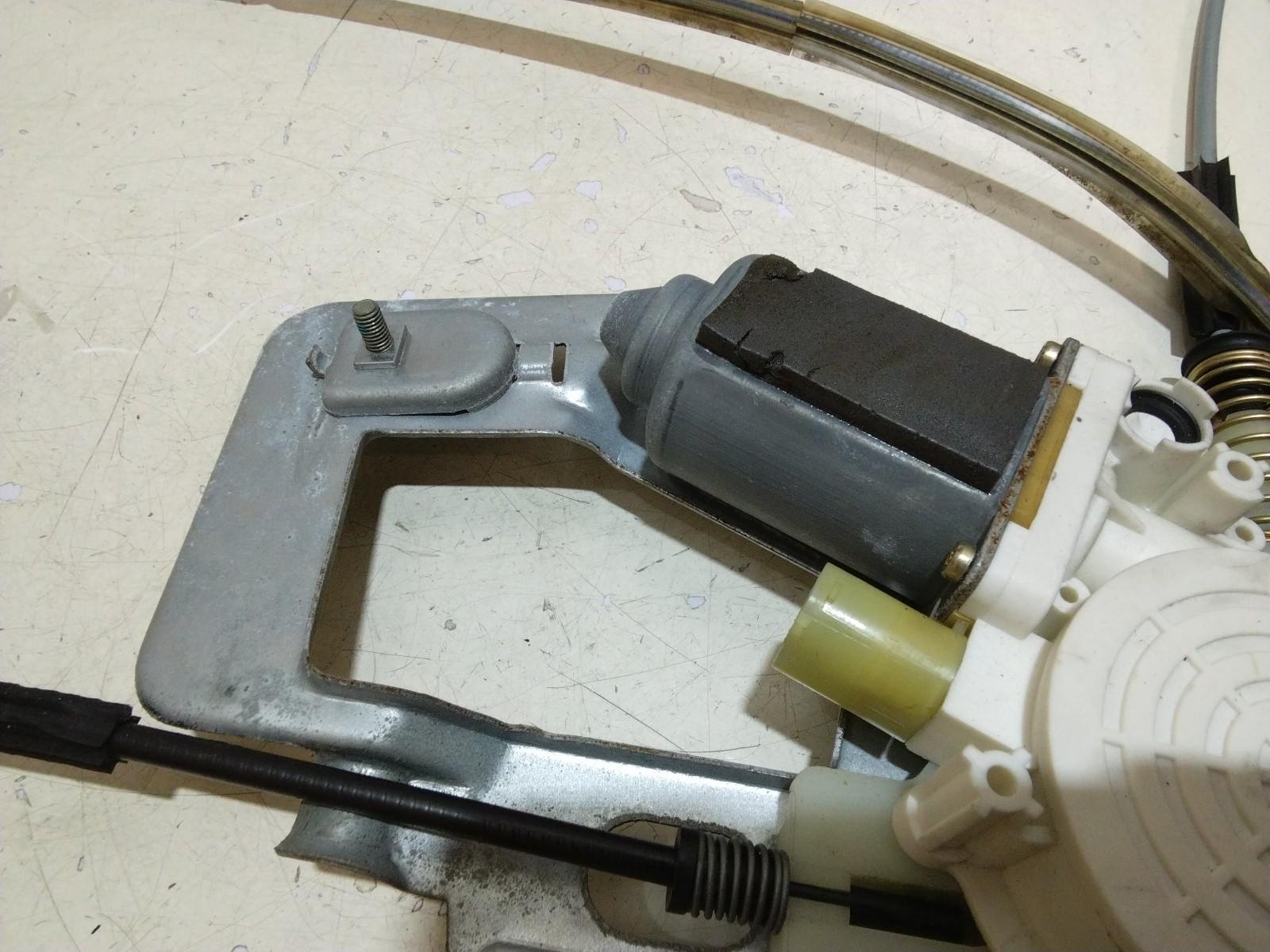 BMW E39 5 SERIES DRIVERS (O/S) FRONT WINDOW REGULATOR AND MOTOR 8252392.