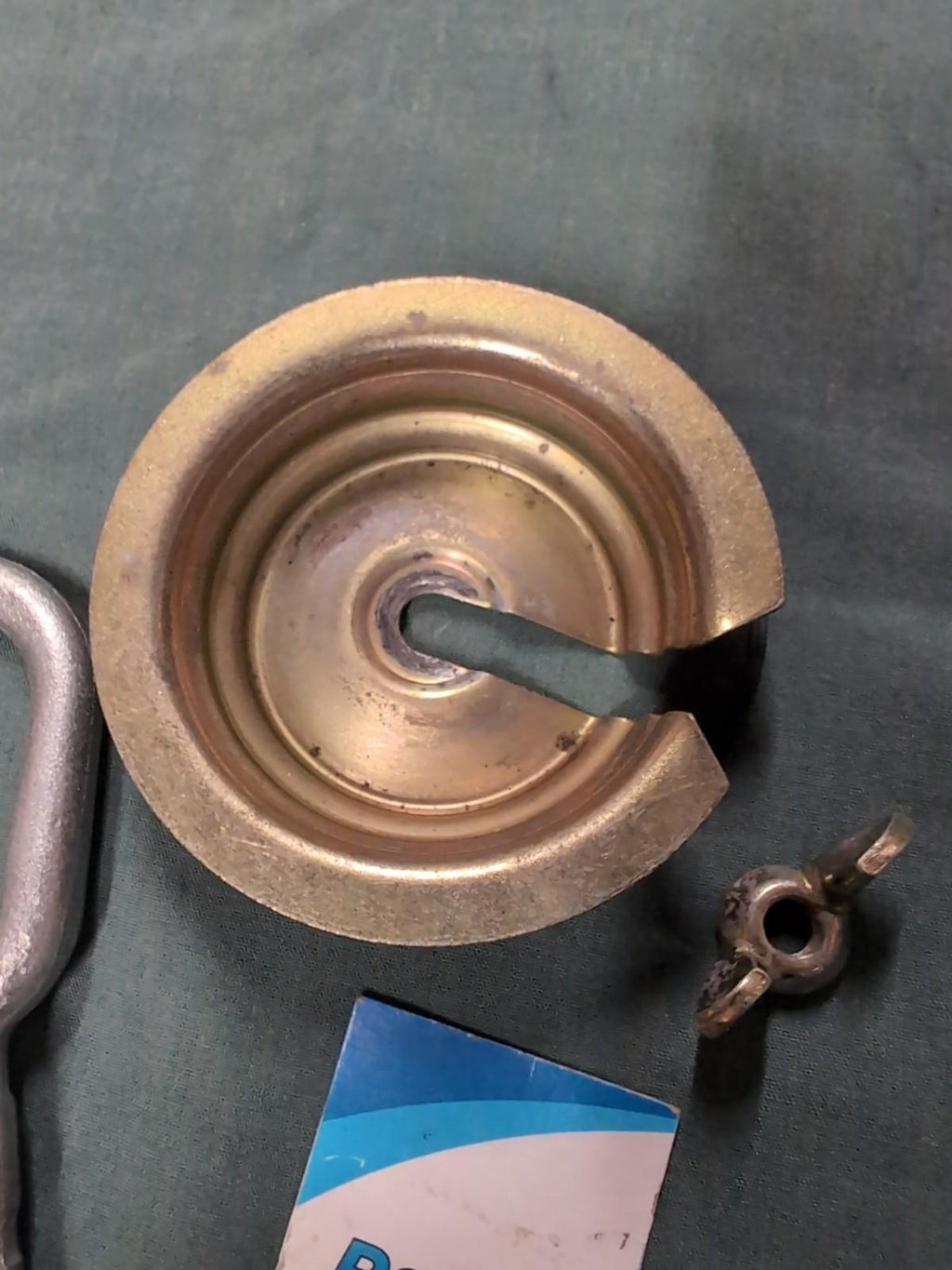 BMW E39 5 SERIES TOWING EYE & SPARE WHEEL CLAMP AND WING NUT (P392)
