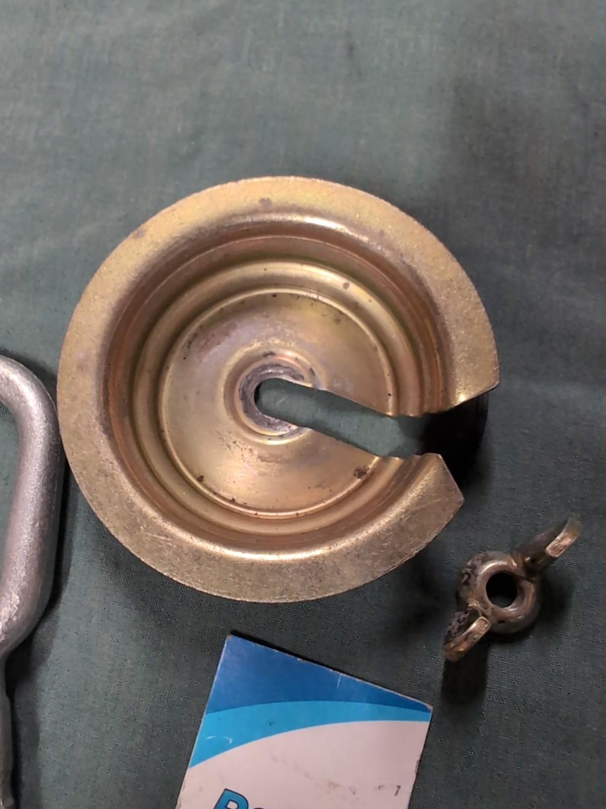 BMW E39 5 SERIES TOWING EYE & SPARE WHEEL CLAMP AND WING NUT (P392)