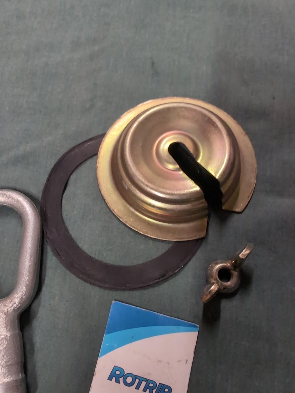 BMW E39 5 SERIES TOWING EYE & SPARE WHEEL CLAMP AND WING NUT (P392)