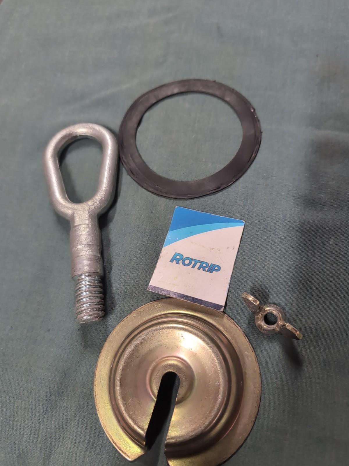BMW E39 5 SERIES TOWING EYE & SPARE WHEEL CLAMP AND WING NUT (P392)