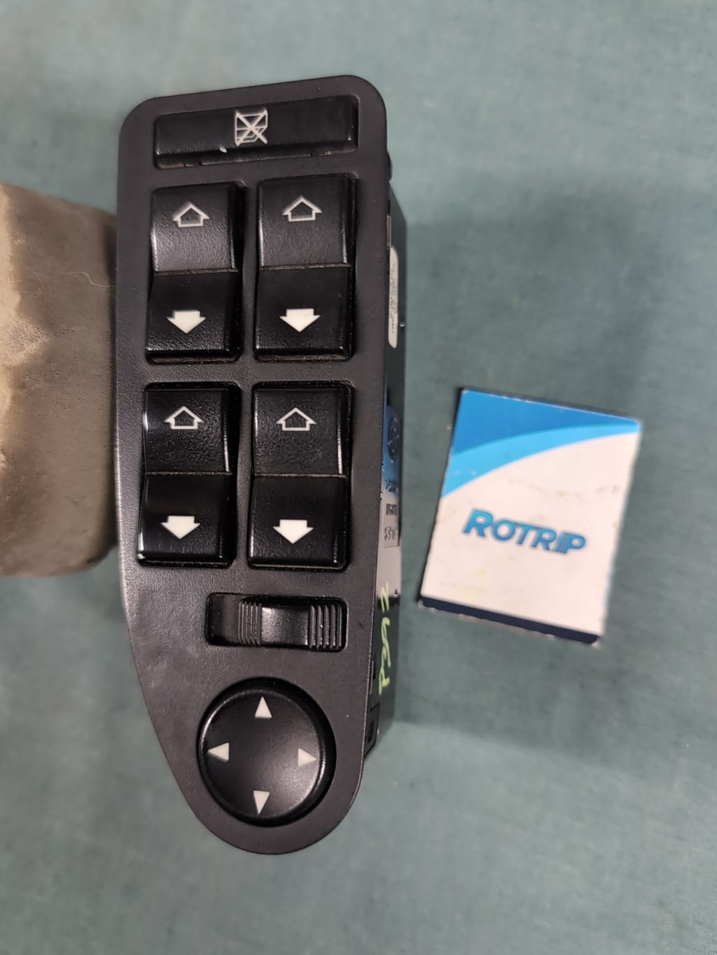 BMW E39 5 SERIES DRIVERS (O/S) WINDOW LIFTER AND MIRROR SWITCHES #6907110