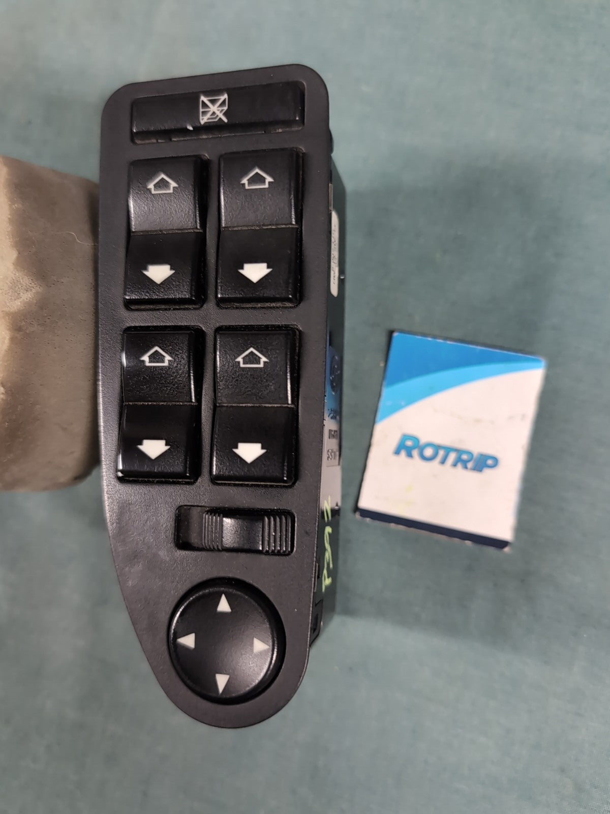 BMW E39 5 SERIES DRIVERS (O/S) WINDOW LIFTER AND MIRROR SWITCHES #6907110