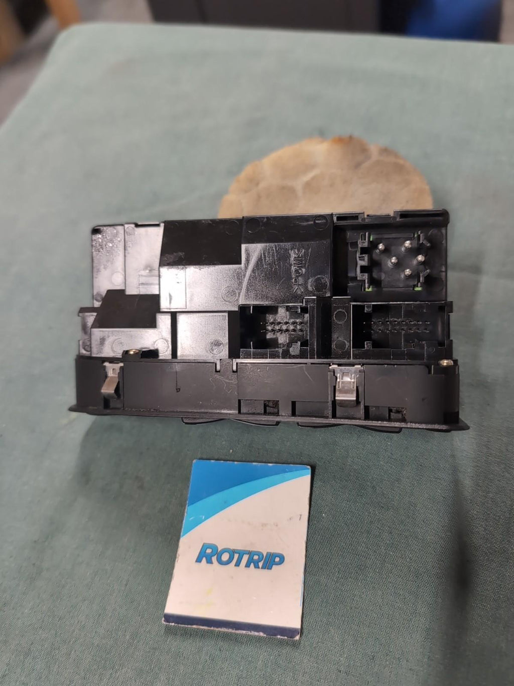 BMW E39 5 SERIES DRIVERS (O/S) WINDOW LIFTER AND MIRROR SWITCHES #6907110