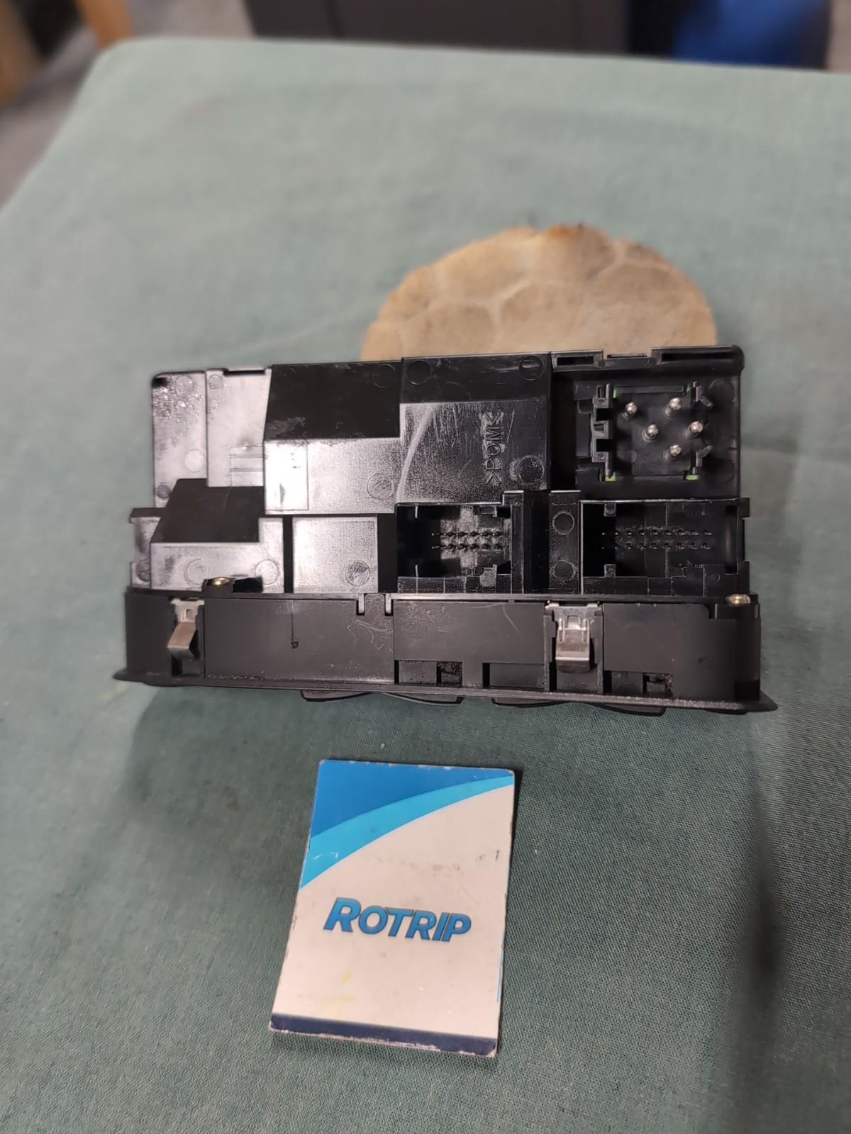 BMW E39 5 SERIES DRIVERS (O/S) WINDOW LIFTER AND MIRROR SWITCHES #6907110