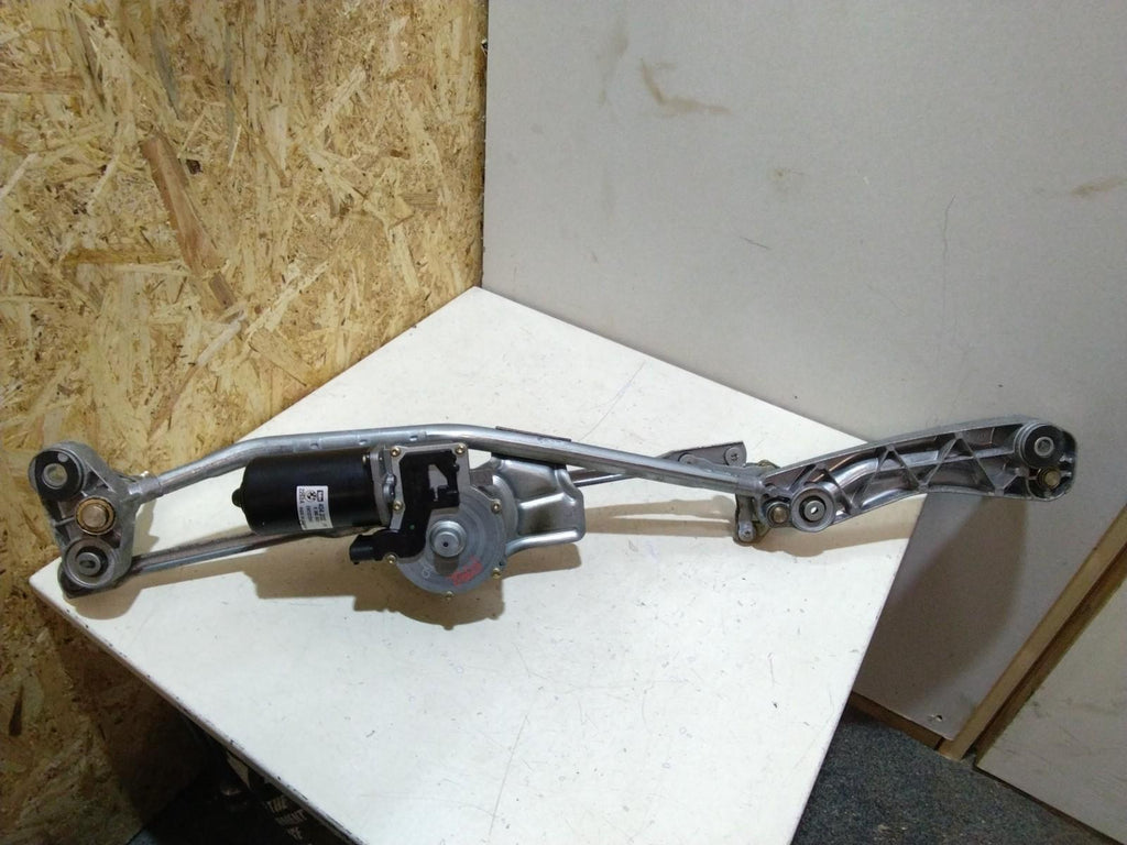 BMW E39 5 SERIES WIPER MOTOR AND LINKAGE #8259247