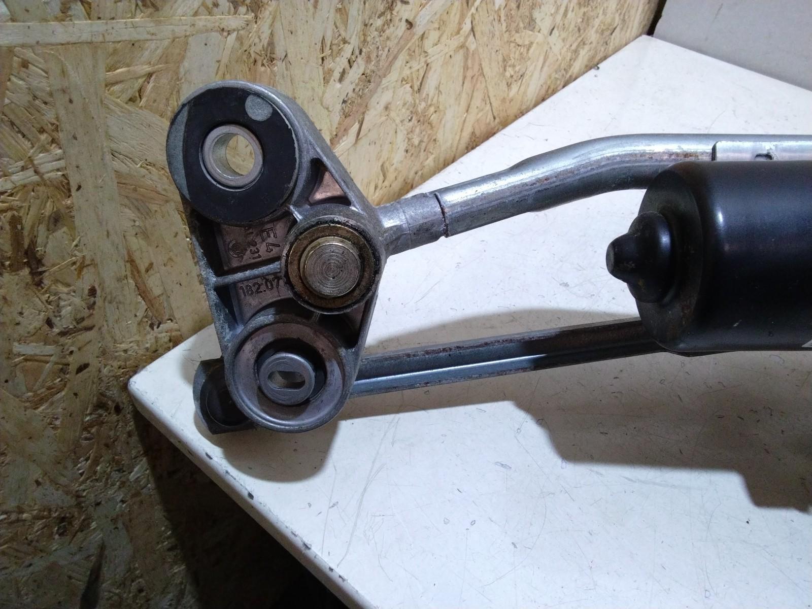 BMW E39 5 SERIES WIPER MOTOR AND LINKAGE #8259247