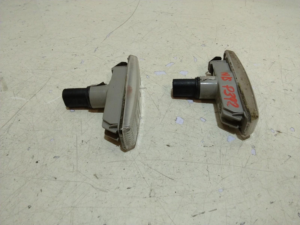 BMW E39 5 SERIES PAIR (L/R) CLEAR SIDE INDICATORS LENSES & BULBS 9407958/2496299