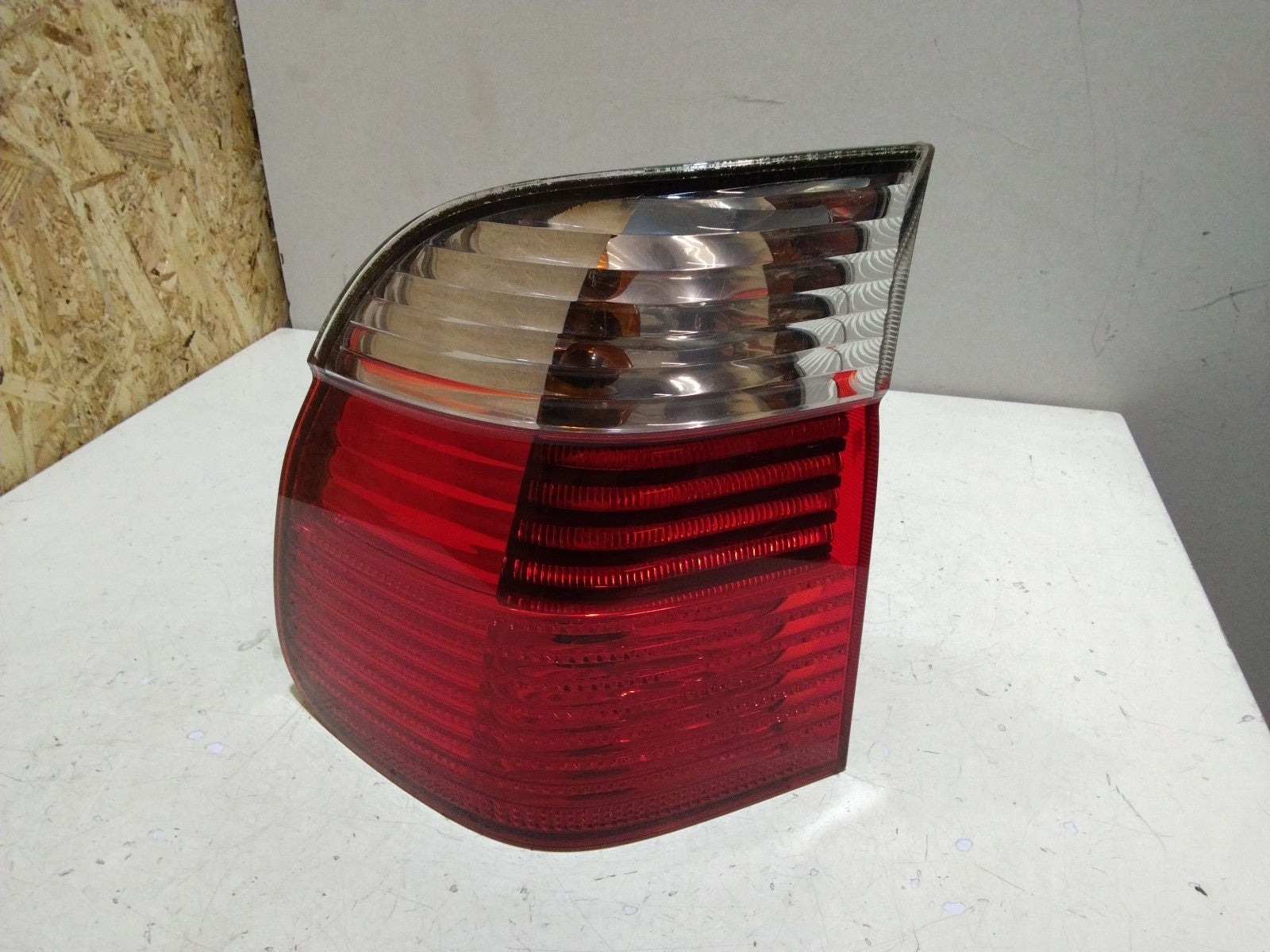 BMW E39 5 SERIES PASSENGER (N/S) REAR OUTER LIGHT CLUSTER 6902531