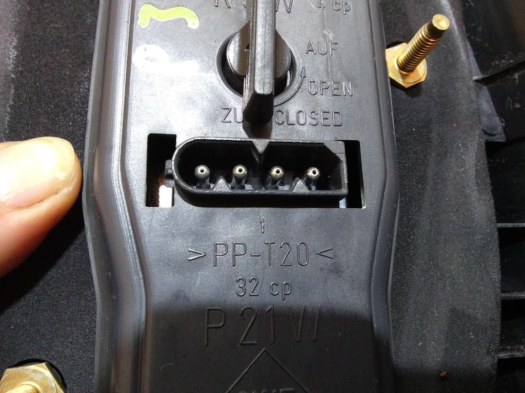 BMW E39 5 SERIES PASSENGER (N/S) REAR OUTER LIGHT CLUSTER 6902531