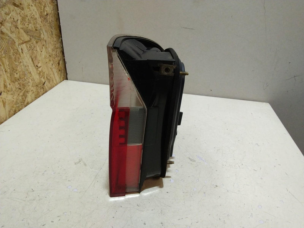BMW E39 5 SERIES PASSENGER (N/S) REAR OUTER LIGHT CLUSTER 6902531