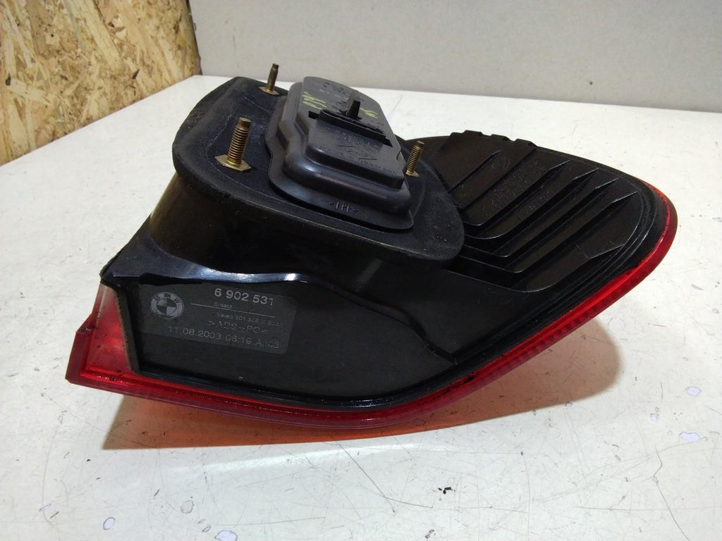 BMW E39 5 SERIES PASSENGER (N/S) REAR OUTER LIGHT CLUSTER 6902531