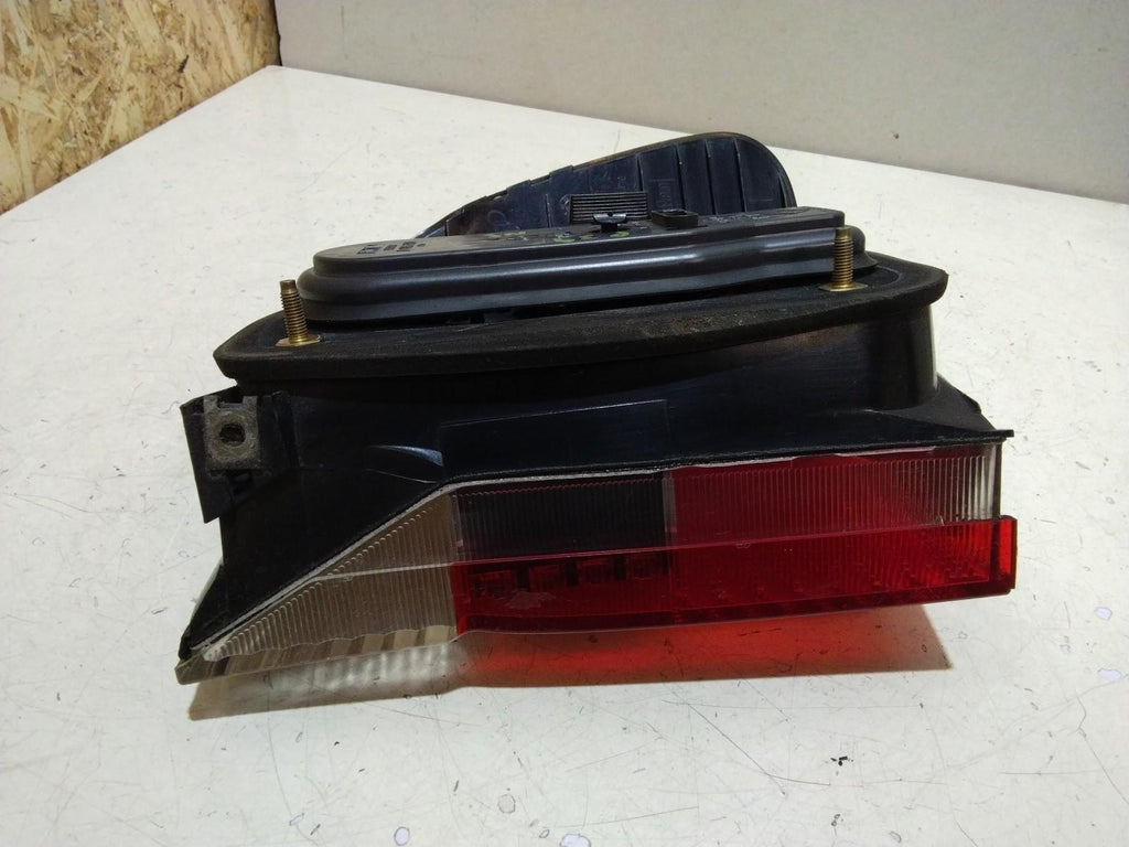 BMW E39 5 SERIES PASSENGER (N/S) REAR OUTER LIGHT CLUSTER 6902531