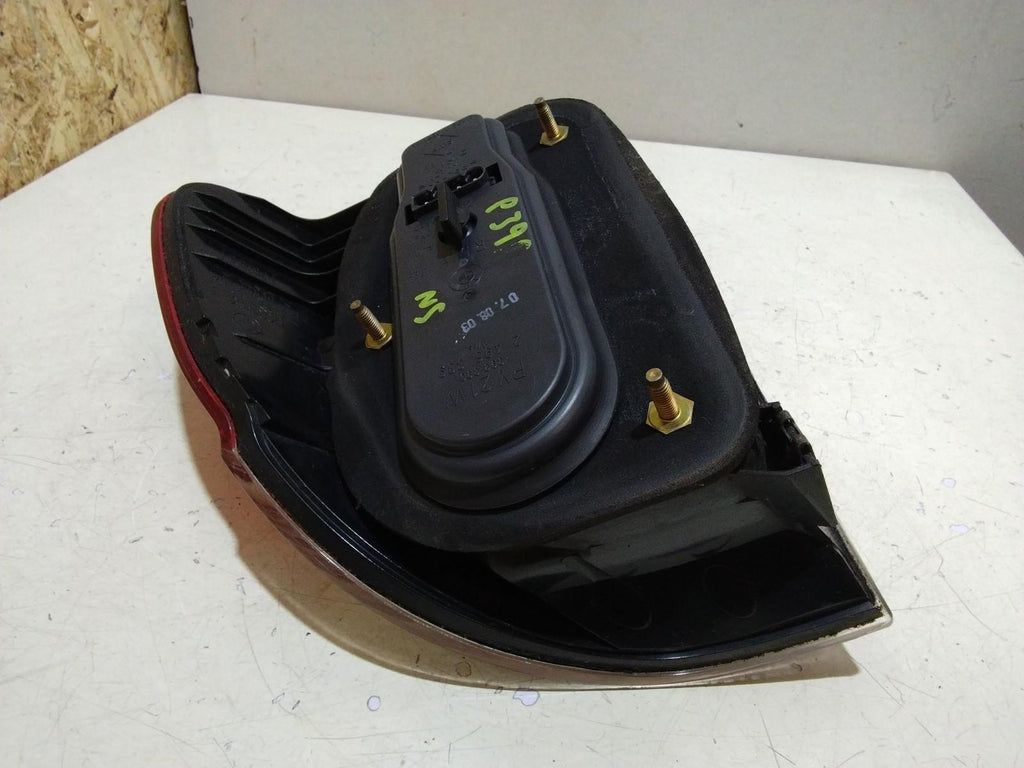 BMW E39 5 SERIES PASSENGER (N/S) REAR OUTER LIGHT CLUSTER 6902531