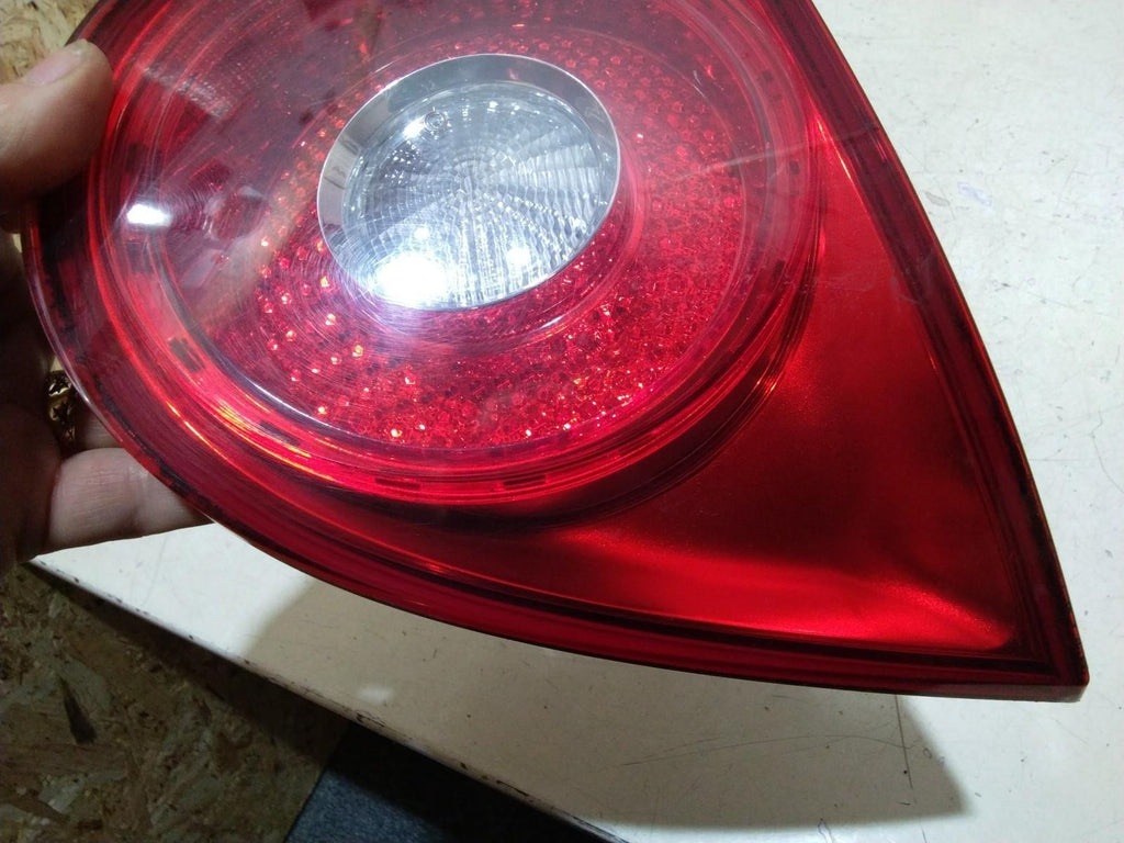 VW GOLF MK5 PAIR (L/R) INNER REAR LIGHT CLUSTERS 1K6 945 093F/094F