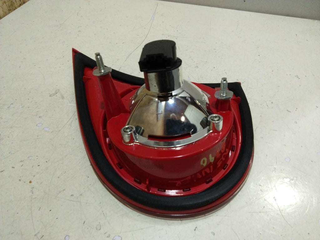 VW GOLF MK5 PAIR (L/R) INNER REAR LIGHT CLUSTERS 1K6 945 093F/094F