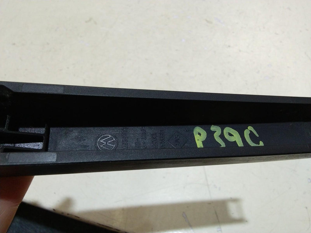 VW GOLF 1.4L REAR WIPER ARMS TRIM 606955707B.
