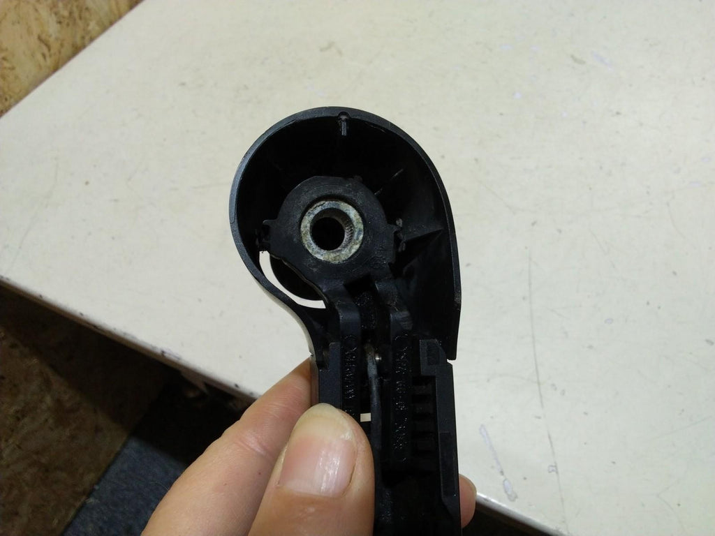 VW GOLF 1.4L REAR WIPER ARMS TRIM 606955707B.