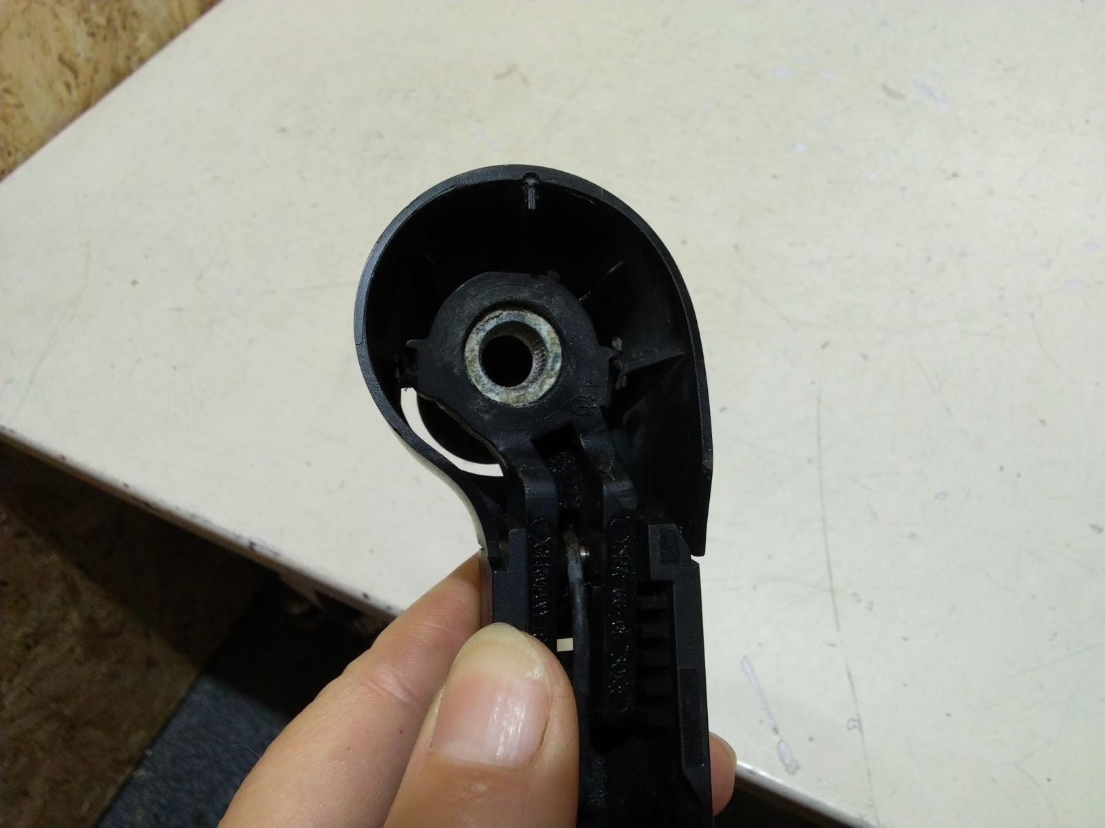 VW GOLF 1.4L REAR WIPER ARMS TRIM 606955707B.